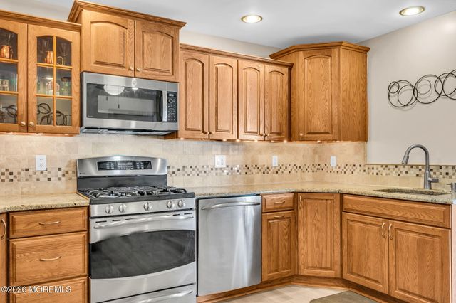 316 Anchor Avenue, Beachwood, NJ 08722