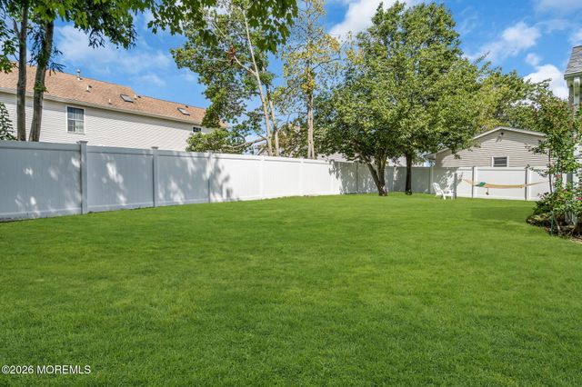 316 Anchor Avenue, Beachwood, NJ 08722