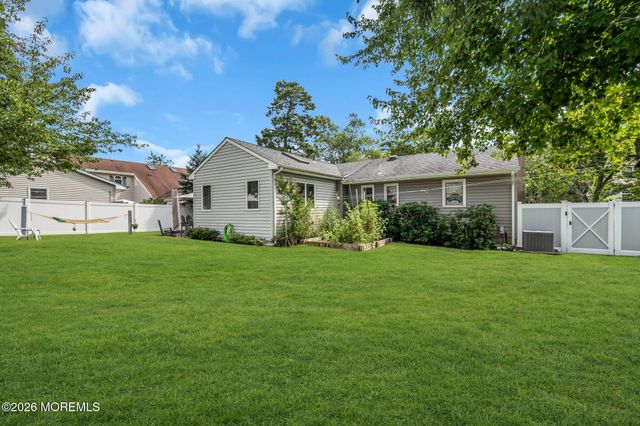 316 Anchor Avenue, Beachwood, NJ 08722