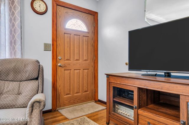 316 Anchor Avenue, Beachwood, NJ 08722