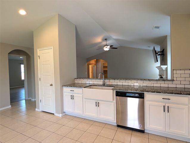 8702 S 254th East Avenue, Broken Arrow, OK 74014