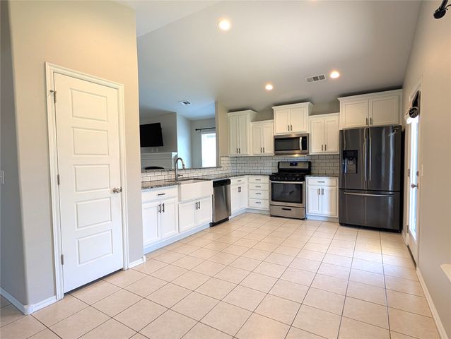 8702 S 254th East Avenue, Broken Arrow, OK 74014