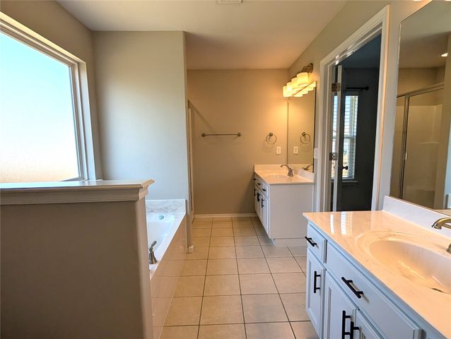 8702 S 254th East Avenue, Broken Arrow, OK 74014
