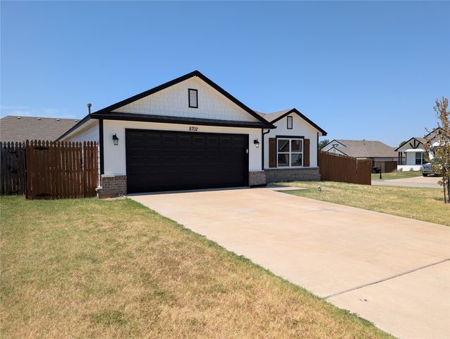 8702 S 254th East Avenue, Broken Arrow, OK 74014