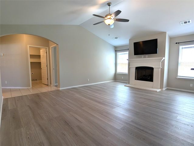 8702 S 254th East Avenue, Broken Arrow, OK 74014