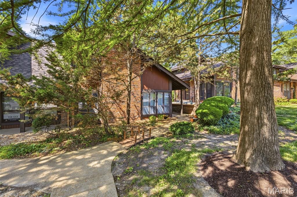 1044 Humber Circle, Unincorporated, MO 63129