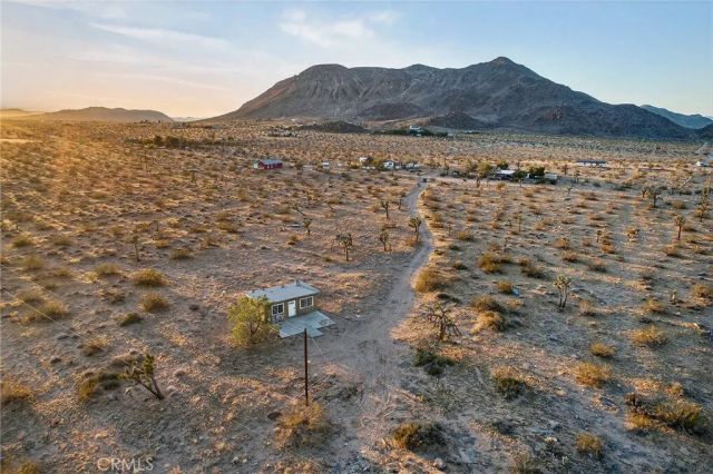 59773 Applegate Way, Landers, CA 92285