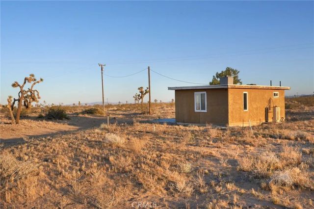 59773 Applegate Way, Landers, CA 92285