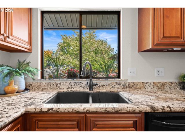 15565 Sw 109TH Ave, Portland, OR 97224