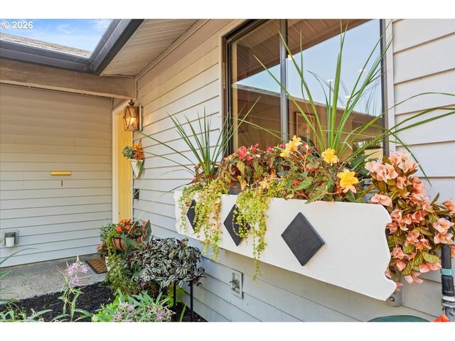 15565 Sw 109TH Ave, Portland, OR 97224