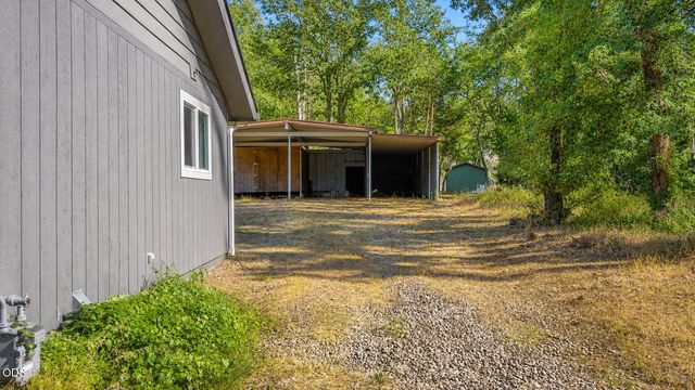 2895 Hamilton Lane, Grants Pass, OR 97527