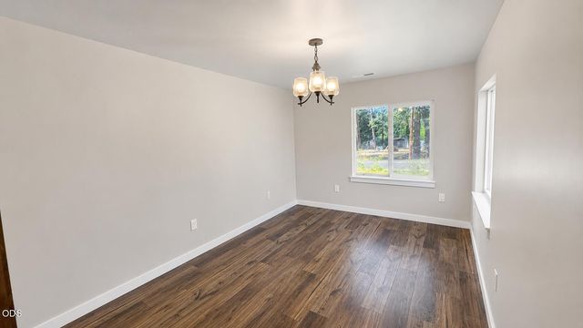 2895 Hamilton Lane, Grants Pass, OR 97527