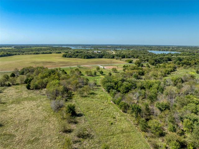 1274 Hart Lane, Tioga, TX 76271