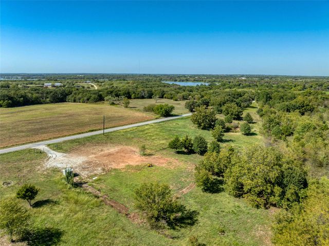 1274 Hart Lane, Tioga, TX 76271