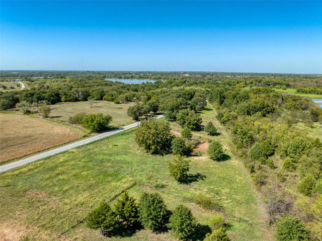 1274 Hart Lane, Tioga, TX 76271