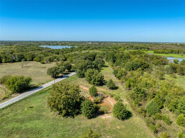 1274 Hart Lane, Tioga, TX 76271