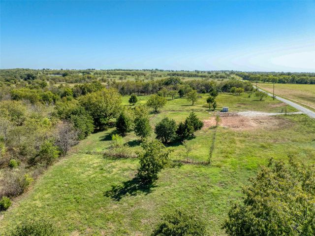 1274 Hart Lane, Tioga, TX 76271