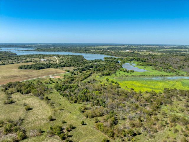 1274 Hart Lane, Tioga, TX 76271