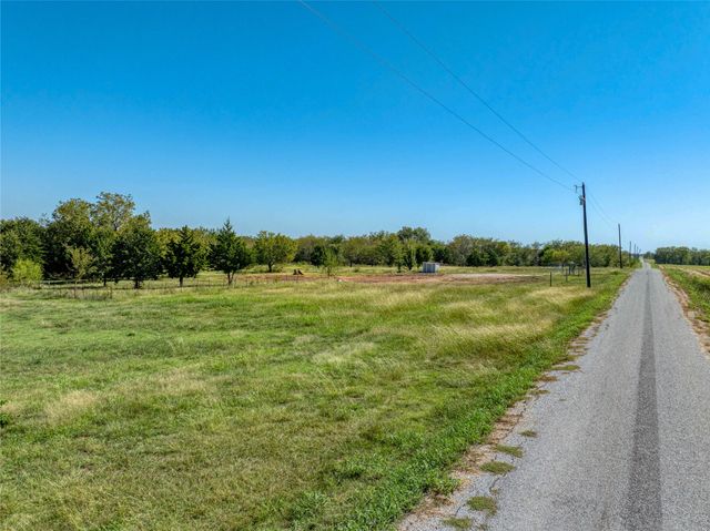 1274 Hart Lane, Tioga, TX 76271