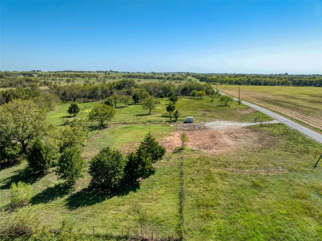 1274 Hart Lane, Tioga, TX 76271