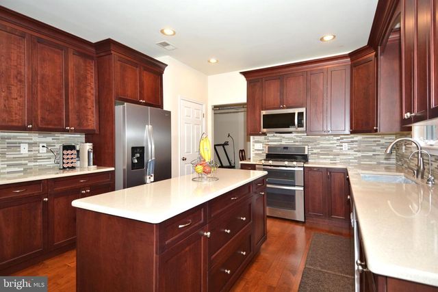 22 MUIRHEAD CT, Belle Mead, NJ 08502
