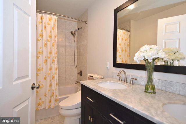 22 MUIRHEAD CT, Belle Mead, NJ 08502