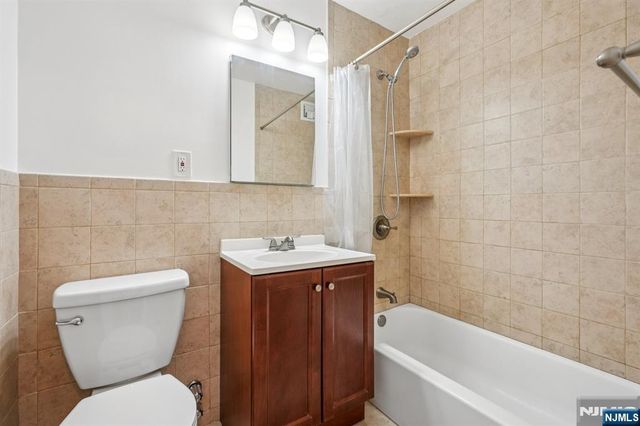 6040 Boulevard East H-3, West New York, NJ 07093