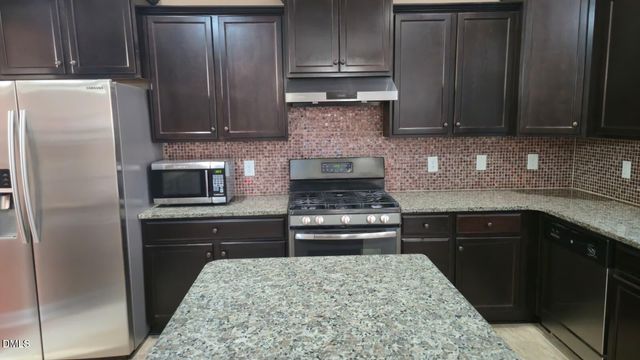 864 Bay Bouquet Lane, Apex, NC 27523