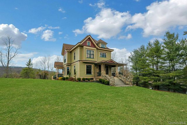 2 Pine Hill Road, Chester, NY 10918