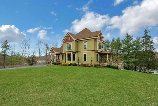 2 Pine Hill Road, Chester, NY 10918