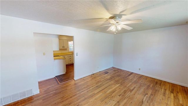 1305 W Allison Street, Nevada, MO 64772
