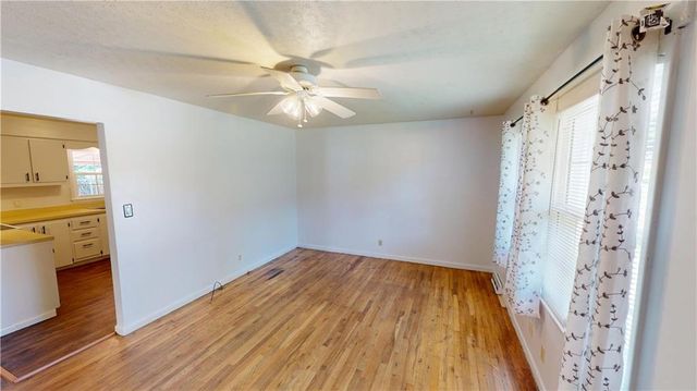 1305 W Allison Street, Nevada, MO 64772