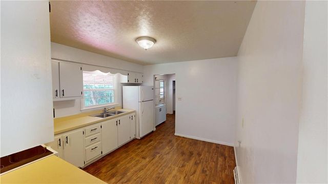 1305 W Allison Street, Nevada, MO 64772