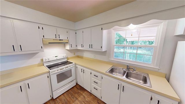 1305 W Allison Street, Nevada, MO 64772