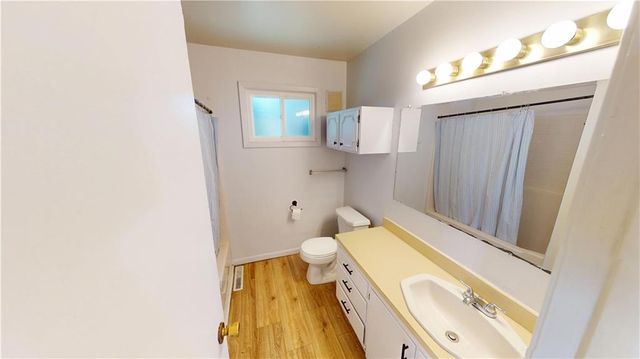 1305 W Allison Street, Nevada, MO 64772