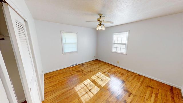 1305 W Allison Street, Nevada, MO 64772