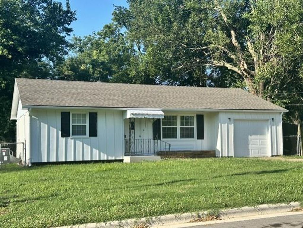 1305 W Allison Street, Nevada, MO 64772