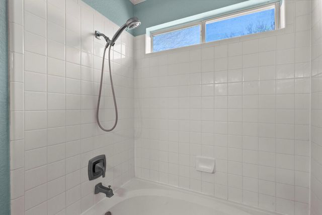 202 Matthew CV, Hutto, TX 78634