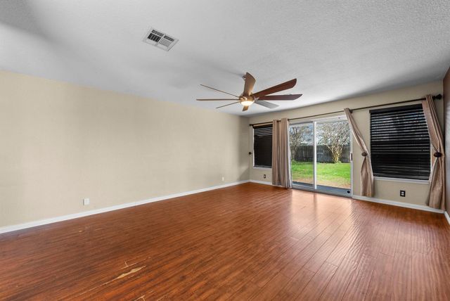 202 Matthew CV, Hutto, TX 78634