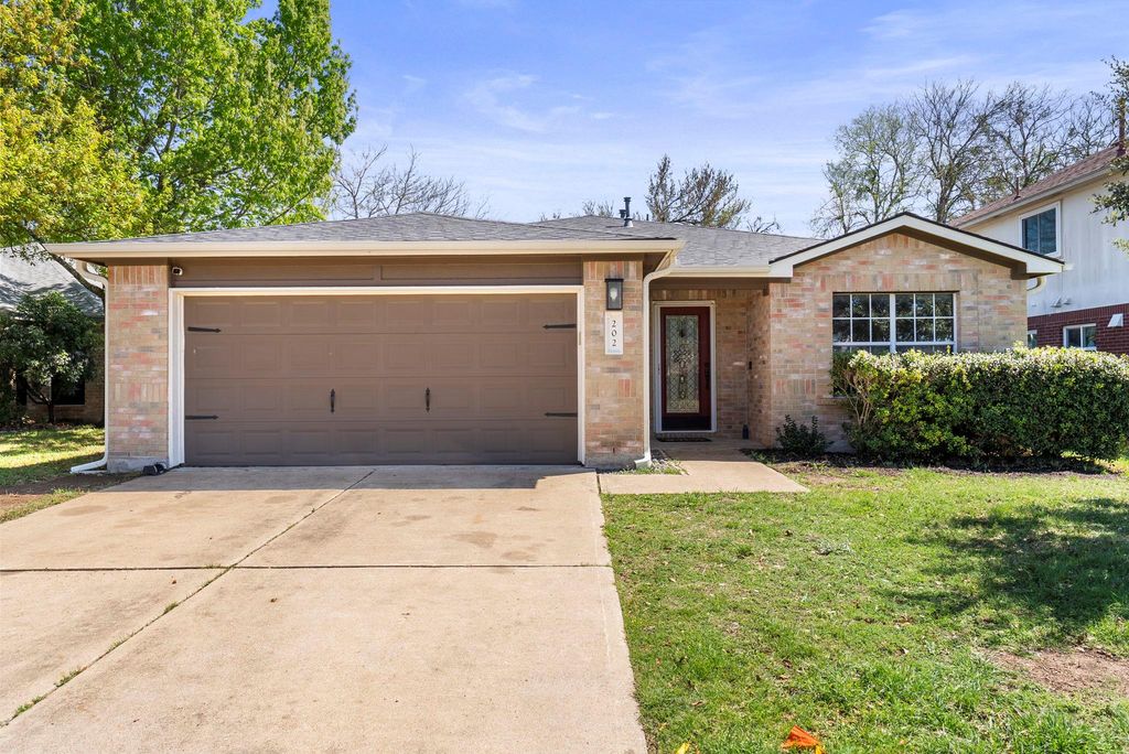 202 Matthew CV, Hutto, TX 78634