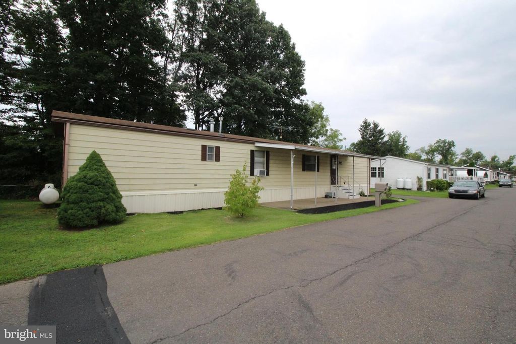 3445 ASTER AVE, FEASTERVILLE TREVOSE, PA 19053 — photo 2