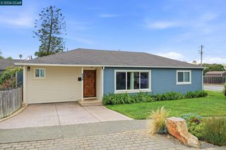 136 Pacific Ave, Pacifica, CA 94044