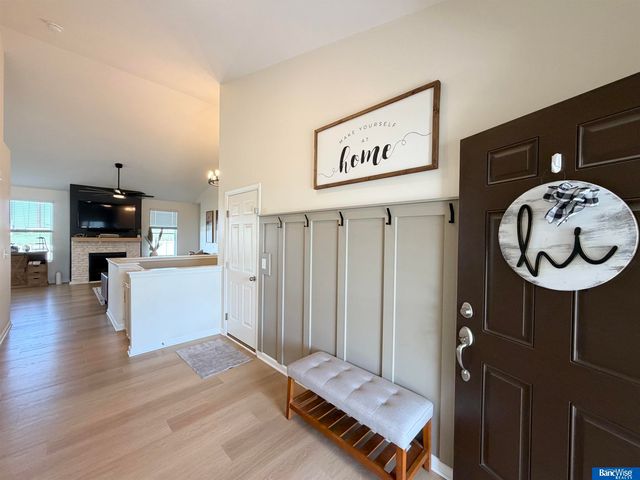 7832 Nicole Lane, Lincoln, NE 68516