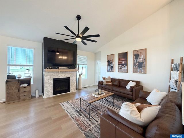 7832 Nicole Lane, Lincoln, NE 68516