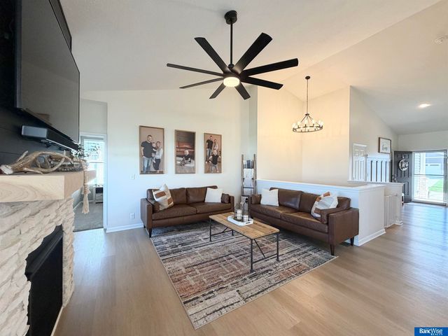 7832 Nicole Lane, Lincoln, NE 68516