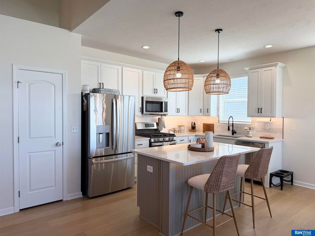 7832 Nicole Lane, Lincoln, NE 68516