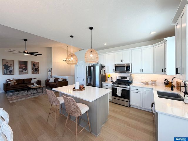 7832 Nicole Lane, Lincoln, NE 68516