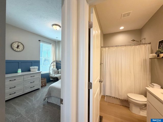 7832 Nicole Lane, Lincoln, NE 68516