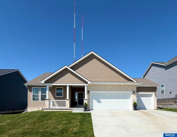 7832 Nicole Lane, Lincoln, NE 68516