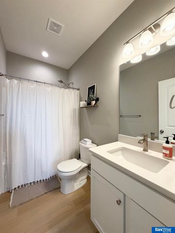7832 Nicole Lane, Lincoln, NE 68516